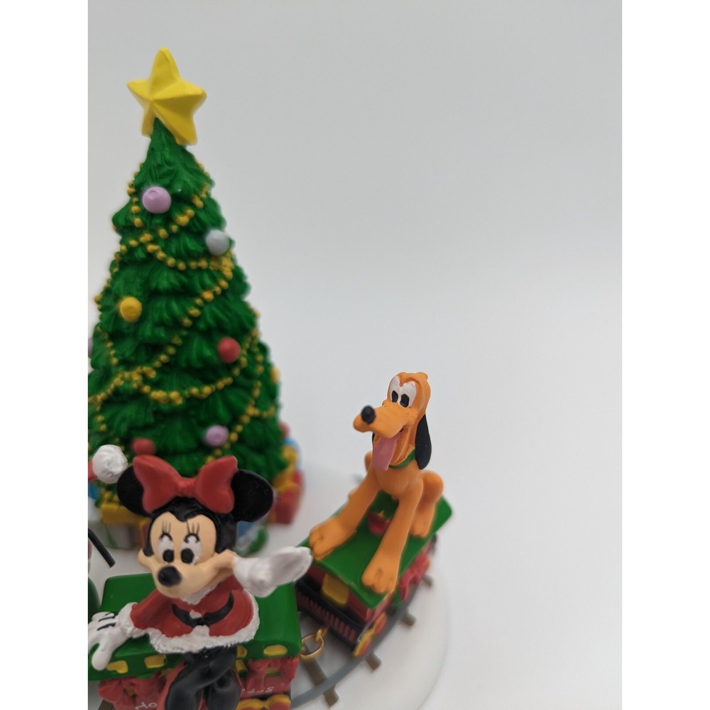 Department‎ 56 Disney Village Miniature Display Piece Mickey's Holiday Express - Picture 5 of 12